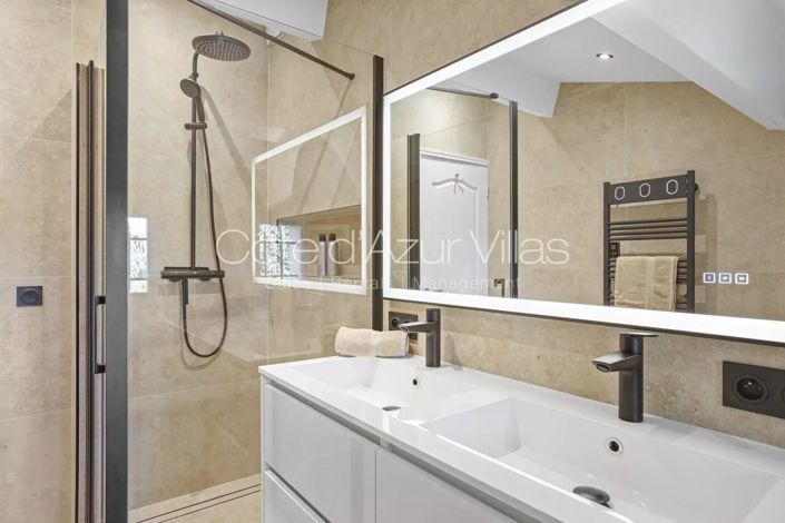 Image No.10-5 Bed House for sale