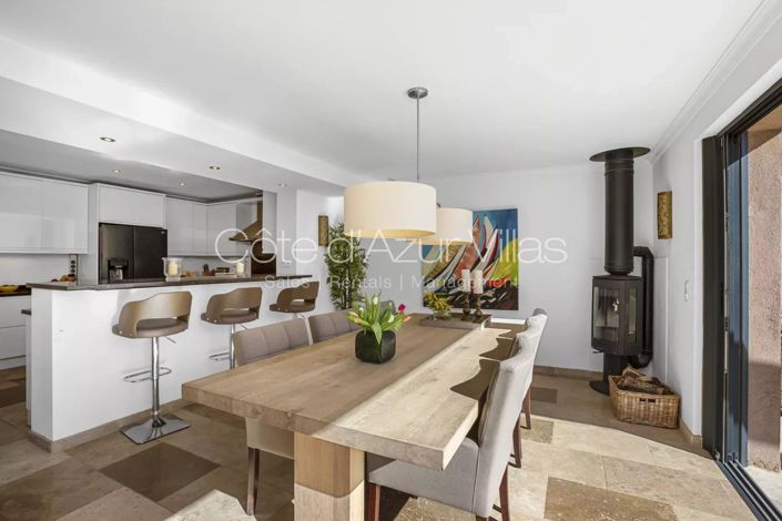 Image No.5-5 Bed House for sale