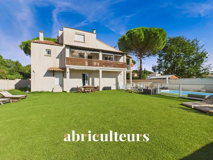 Image No.3-5 Bed House for sale