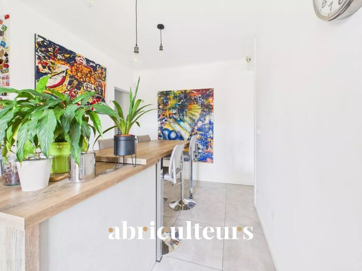 Image No.9-5 Bed House for sale