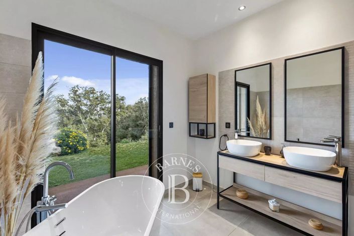 Image No.13-4 Bed House for sale