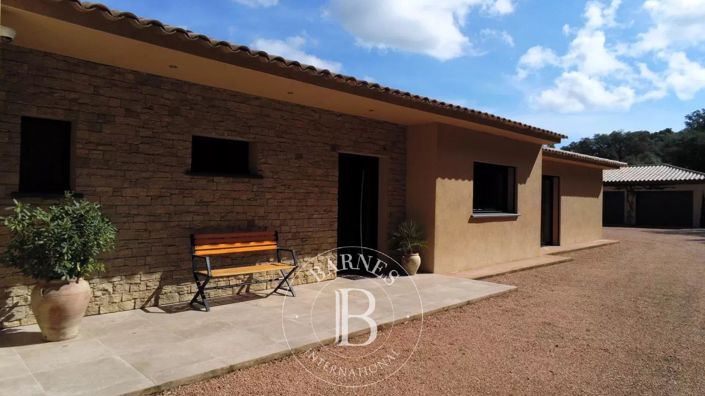 Image No.14-4 Bed House for sale