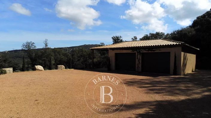 Image No.15-4 Bed House for sale