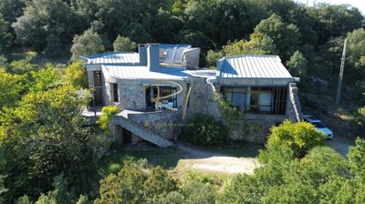 6 Bed House for sale