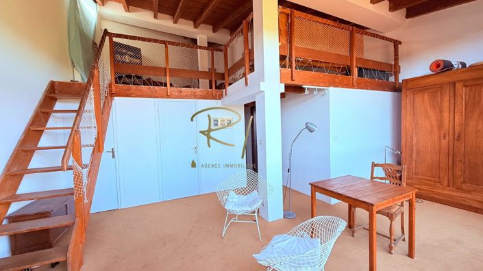 Image No.5-6 Bed House for sale