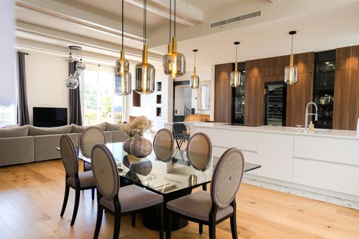 Image No.2-4 Bed House for sale