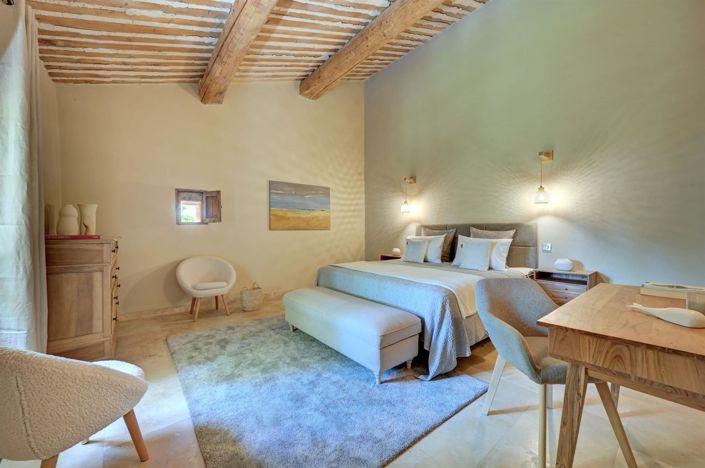 Image No.16-7 Bed Property for sale