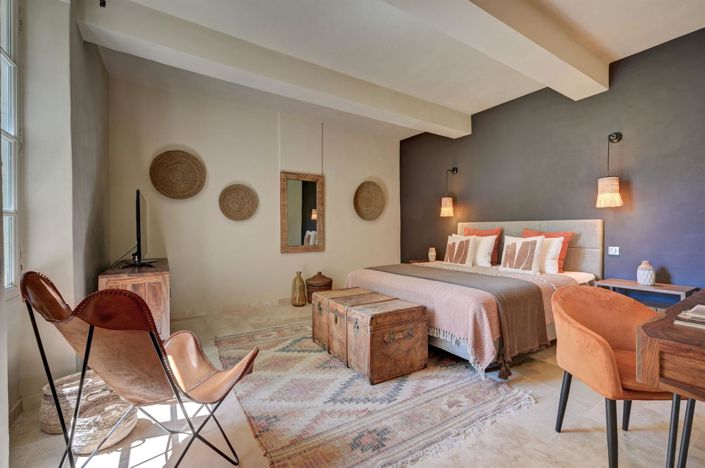 Image No.18-7 Bed Property for sale