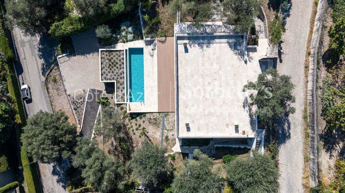 Image No.19-5 Bed Property for sale