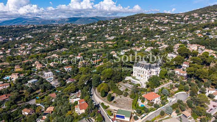 Image No.2-5 Bed Property for sale