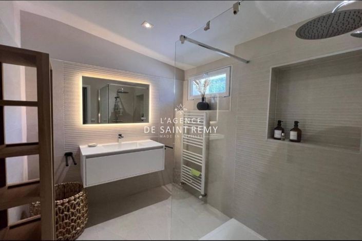 Image No.7-5 Bed House for sale