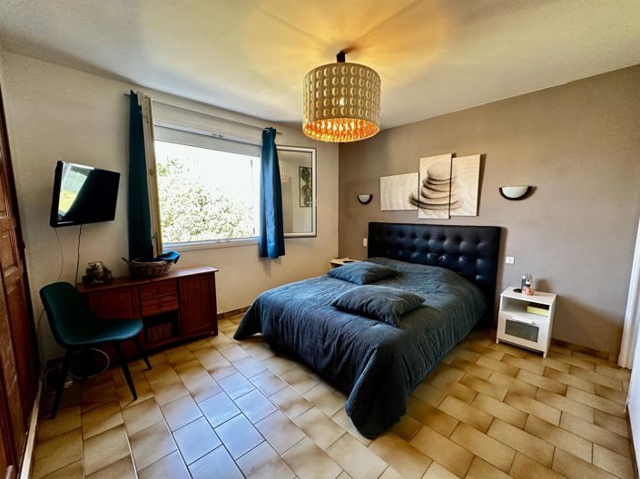 Image No.15-5 Bed House for sale