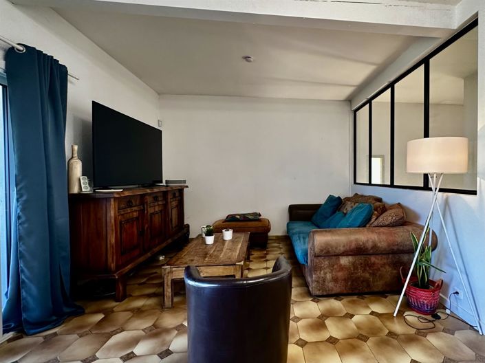 Image No.7-5 Bed House for sale