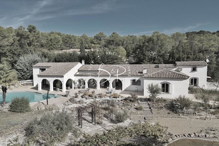 Image No.1-5 Bed House for sale