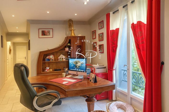 Image No.11-5 Bed House for sale