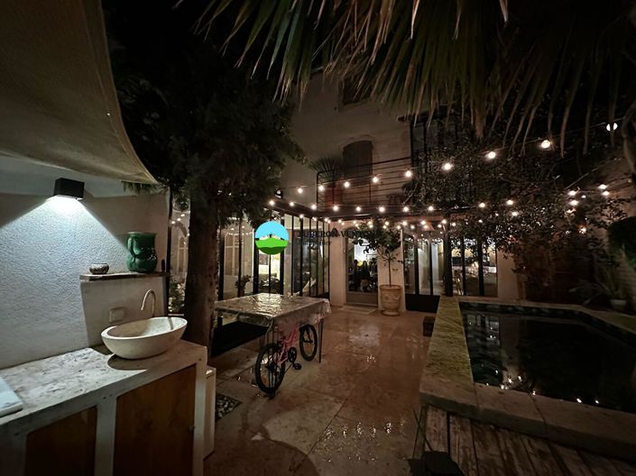 Image No.1-7 Bed Property for sale