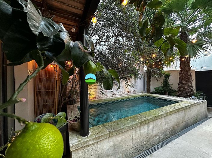 Image No.18-7 Bed Property for sale