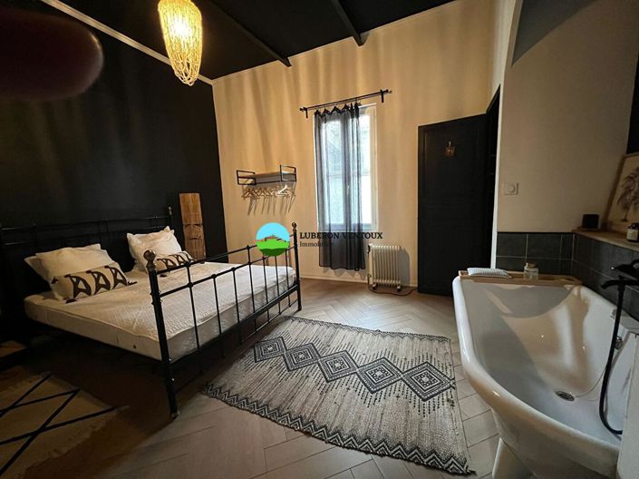 Image No.9-7 Bed Property for sale