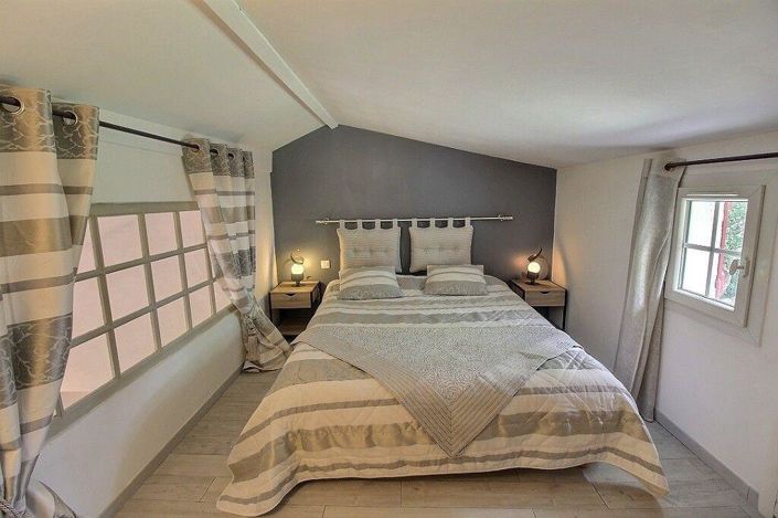 Image No.11-3 Bed House for sale