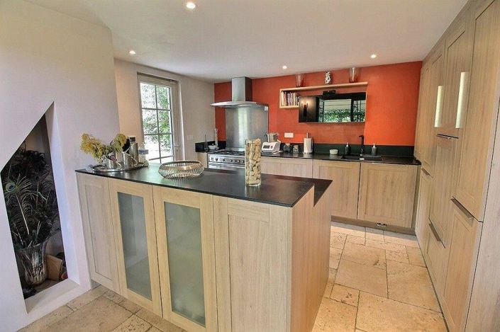 Image No.13-3 Bed House for sale