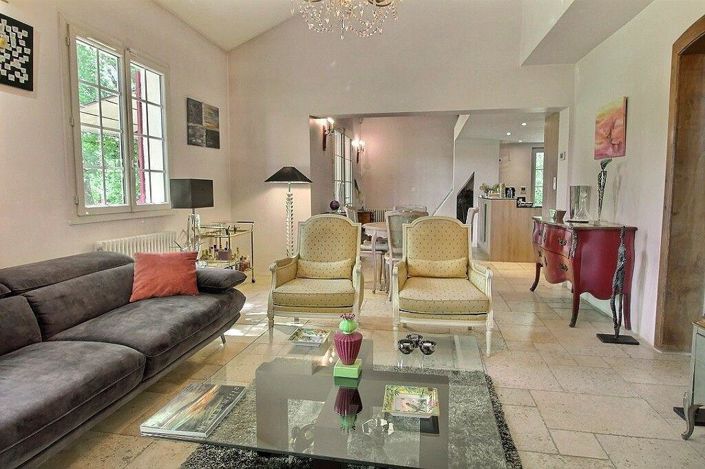 Image No.9-3 Bed House for sale