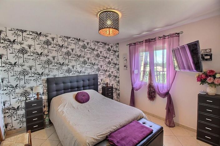 Image No.14-4 Bed House for sale