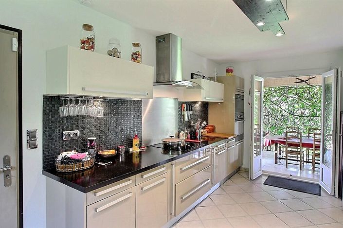 Image No.5-4 Bed House for sale