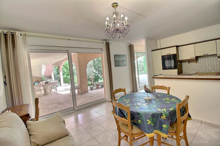 Image No.9-5 Bed House for sale