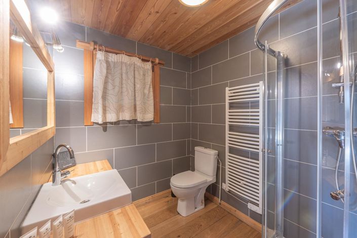 Image No.7-7 Bed House for sale