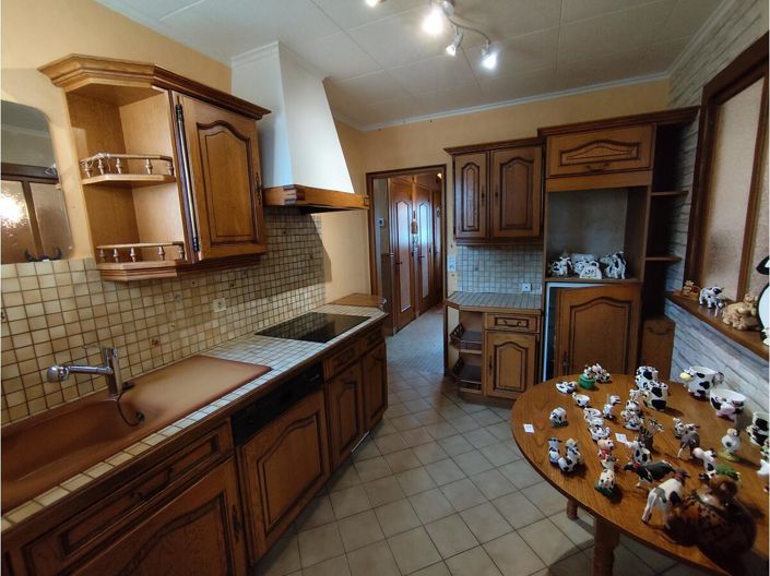 Image No.10-3 Bed House for sale