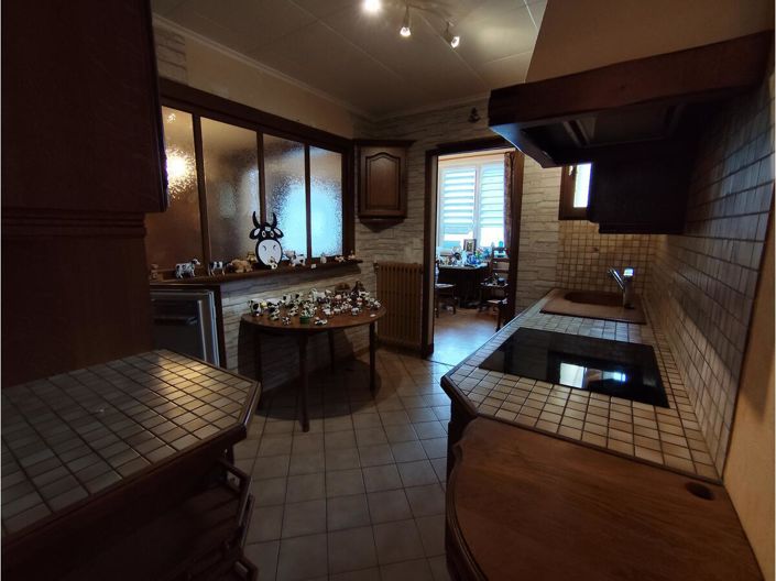 Image No.11-3 Bed House for sale