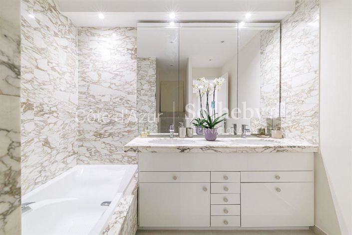 Image No.12-3 Bed Apartment for sale