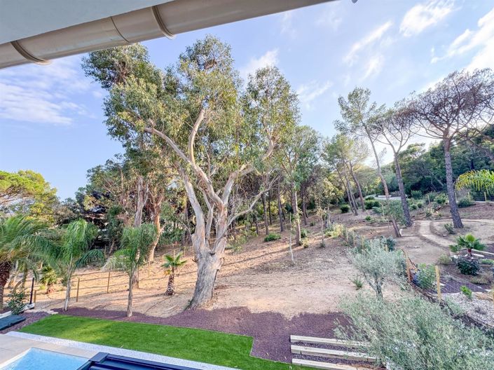 Image No.10-4 Bed House for sale