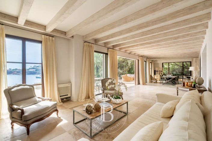 Image No.3-5 Bed House for sale