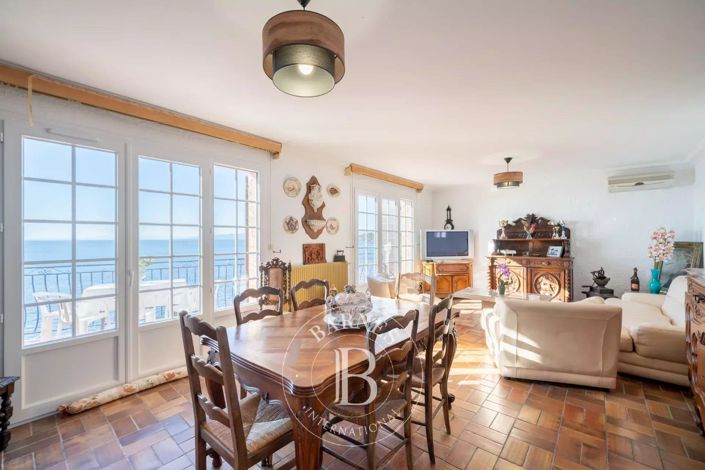 Image No.3-8 Bed House for sale