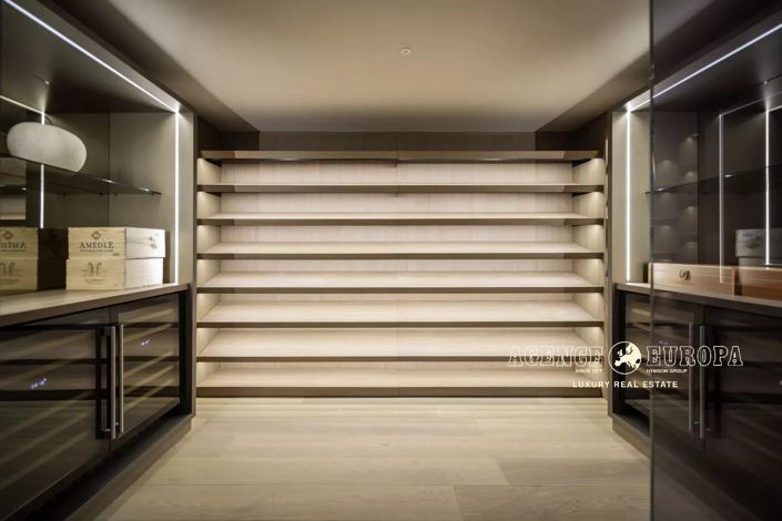 Image No.15-5 Bed House for sale