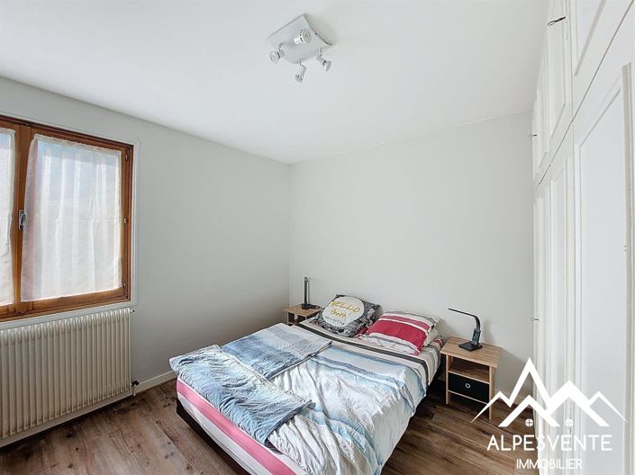 Image No.28-7 Bed House for sale