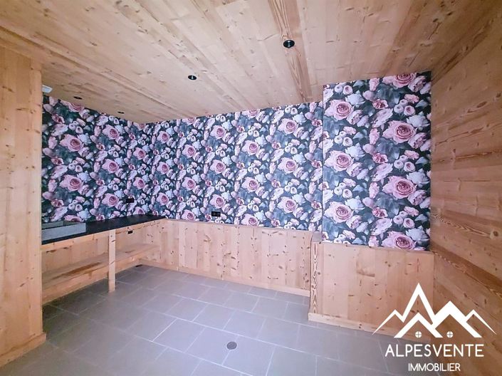 Image No.7-7 Bed House for sale