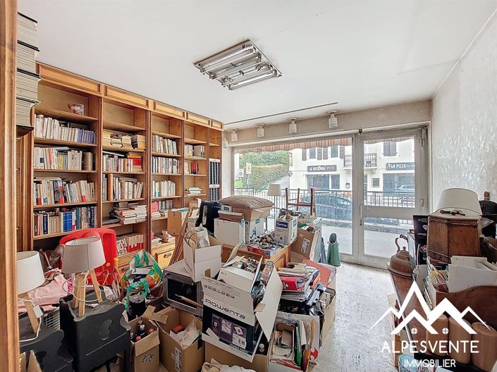 Image No.9-7 Bed House for sale