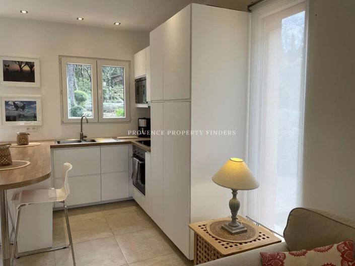 Image No.18-5 Bed House for sale