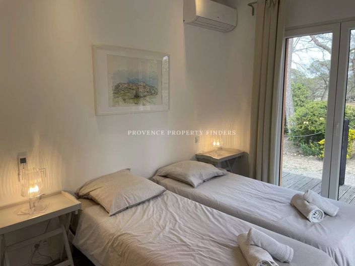 Image No.20-5 Bed House for sale