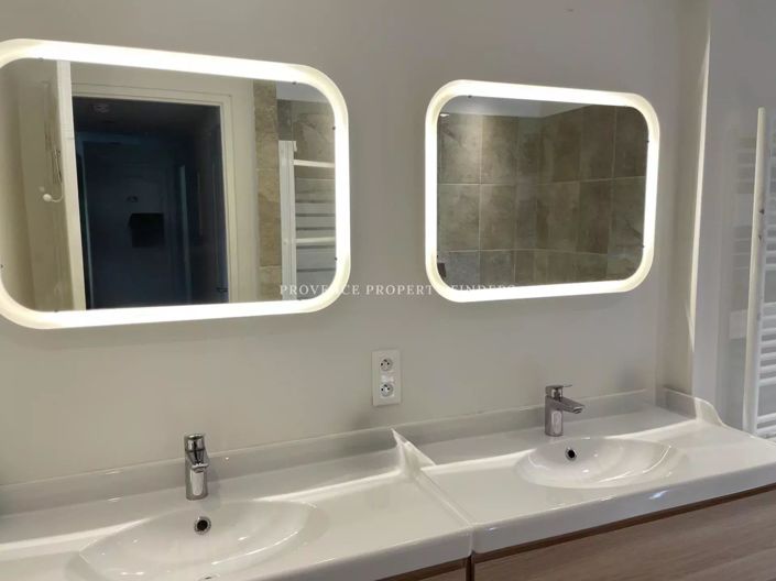 Image No.30-5 Bed House for sale