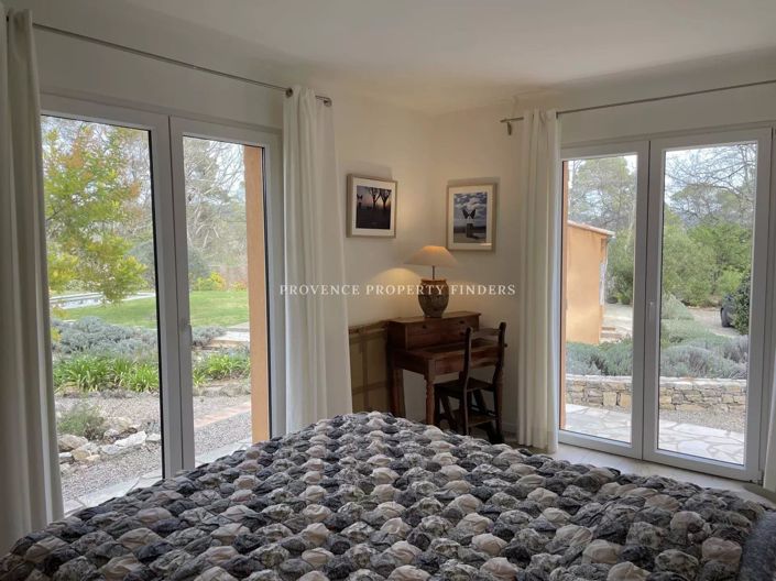 Image No.6-5 Bed House for sale