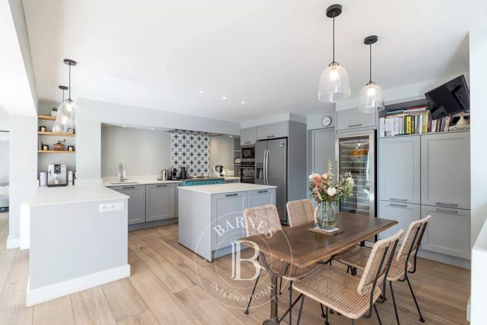 Image No.13-9 Bed House for sale