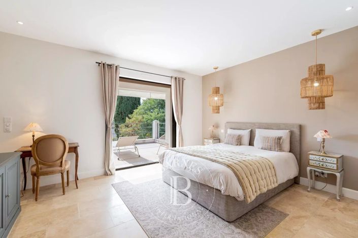 Image No.15-9 Bed House for sale