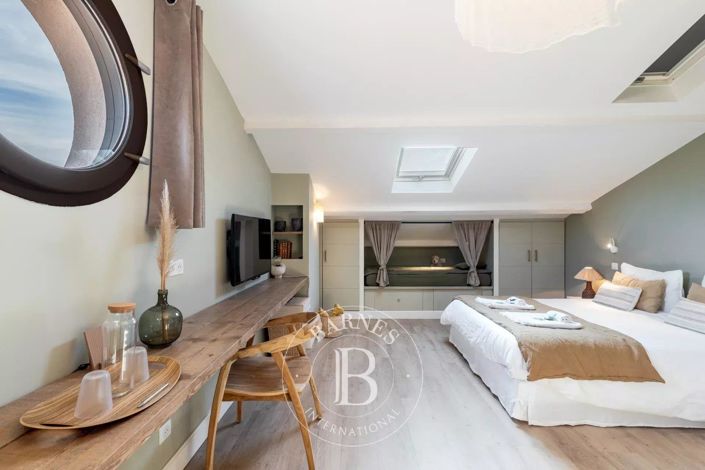 Image No.17-9 Bed House for sale