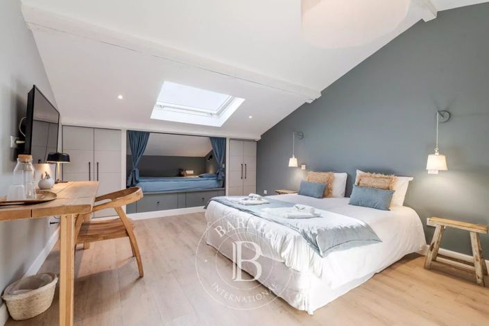 Image No.20-9 Bed House for sale