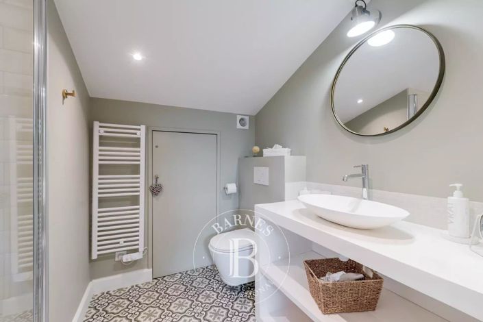 Image No.25-9 Bed House for sale