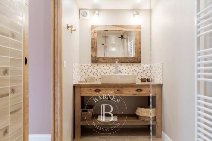 Image No.30-9 Bed House for sale