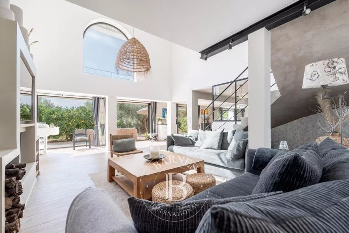 Image No.9-9 Bed House for sale